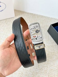 品名：普拉达 Prada腰带 皮带自动带 DDD 型号：自动带，经典纯钢材质自动扣，图片实物拍摄 DDD 材料：百分百头层牛皮，保证真皮。24K纯钢扣专柜同等质