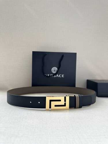 宽度3.5Cm Versace 范思哲两面手掌纹此款柔软的皮带饰有一个几何形状的希腊回纹别扣，既时尚又优雅