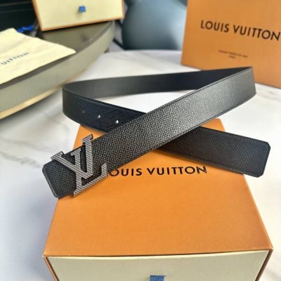 L0Uis Vuitt0N 驢家原單腰帶 寬度35毫米 腰帶採用一面頭層手掌紋皮內襯一面進口小牛皮底 搭配新款五金 可雙面佩戴 經久耐用 時尚百搭款