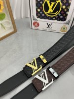 品名：Lv..路易..威登原单 材质：原单牛皮腰带 百分百头层牛皮腰带保证真皮，24K纯钢扣，专柜原单品质、做工精细，时尚大牌，送人自用首选 包装： 请认准如图