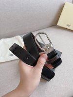 万宝家-原单# 商务真皮自动扣腰带 简约设计 品位之选 低调中彰显格调，流畅线条勾勒现代美学。万宝家经典工艺融合潮流元素，既是腰带，更是品位的象征。 商务休闲