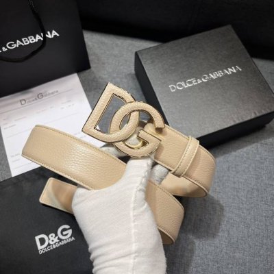 特 Dg。宽4.0Cm Dolce&Gabbana 全新鹿皮纹印花全小牛皮腰带,简约配饰,点缀个性化 Dg 徽标搭扣。Dg 徽标鹿皮纹印花小牛皮腰带