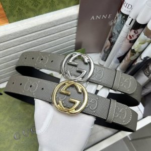 特 Guccciii 宽度：4.0Cm，颜色：灰色。带身采用灰色真皮压浮雕大G印花搭配新款Gg互扣式铜金属扣头。意大利时尚精品1149840150