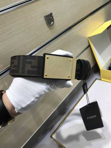 配送专柜包装 打孔针 特 宽38Mm，原单进口双面头层牛皮，搭配原单钌钯电镀F扣，手感.油边近乎完美，原产皮料定制，质感无可挑剔，出众的细节，高清实拍，货真价实