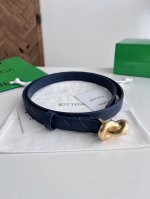 Bv 2025最新款女士编织腰带 纯手工Intreccio大格子编织 双面意大利小牛皮搭配绳结设计微复古金色搭扣 可活动皮环 皮带宽度2Cm 颜色: 太空蓝