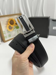 品名：万宝龙 Montblanc 材质：原单牛皮腰带 百分百头层牛皮腰带保证真皮，24K纯钢扣，专柜原单品质、做工精细，时尚大牌，送人自用首选 包装： 请认准如