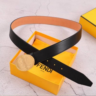 特 Fendi 芬迪 专柜同款 宽35Mm 标志造型宽皮带。原版单扣，进口原版小牛皮制成，镀金表面金属制品。男士休闲商务款，奢华时尚，品质保证。