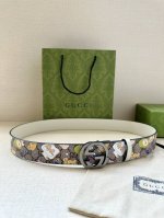 特 宽度3.8Cm Gucci Gg Marmont系列每一季都会推陈出新，为灵感源于70年代的标志性 旋转gg配件注入宠物现代精髓。这款gg Supreme帆