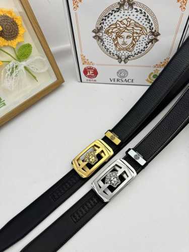 品名：Versace.范思哲 自动带 材质：原单牛皮腰带 百分百头层牛皮腰带保证真皮，24K纯钢扣，专柜原单品质、做工精细，时尚大牌，送人自用首选包装： 请认准