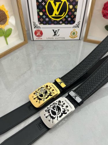 品名：Lv..路易..威登自动带 材质：原单牛皮腰带 百分百头层牛皮腰带保证真皮，24K纯钢扣，专柜原单品质、做工精细，时尚大牌，送人自用首选 包装： 请认准如