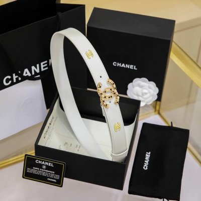 chanel 24S Cc 珍珠 水钻 白 与 黑 字母 Logo搭扣 黄铜金属小牛皮腰带 手感柔软 细腻 3.0Cm 码数75- -100