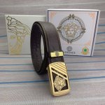 品名：Versace.范思哲 材质：原单牛皮腰带 百分百头层牛皮腰带保证真皮，24K纯钢扣，专柜原单品质、做工精细，时尚大牌，送人自用首选 包装： 请认准如图专