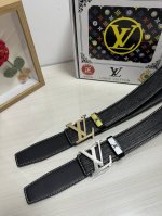 品名：Lv..路易..威登 材质：原单牛皮腰带 百分百头层牛皮腰带保证真皮，24K纯钢扣，专柜原单品质、做工精细，时尚大牌，送人自用首选 包装：