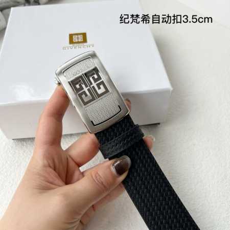 特 品牌： 巴宝莉 新款进口小牛皮，手感细腻柔软。搭配纯钢自动精品钢扣，男士必备！宽度：3.5Cm - 点击图像关闭