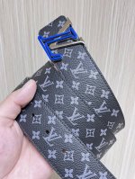 特 当季新款 4.0宽双面帆布印花 搭配精品扣头 做工精细 实物实拍