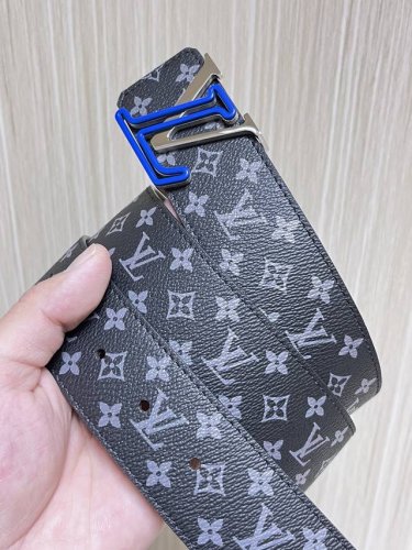 特 当季新款 4.0宽双面帆布印花 搭配精品扣头 做工精细 实物实拍