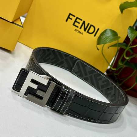 Fendi 芬迪 专柜同款 宽4.0Cm 双环正反用腰带 Ff按钉搭扣 黑色cuoio Romano皮革材质 反面面料带有烟草黄和黑色ff图案 四方金属饰面 时 - 点击图像关闭