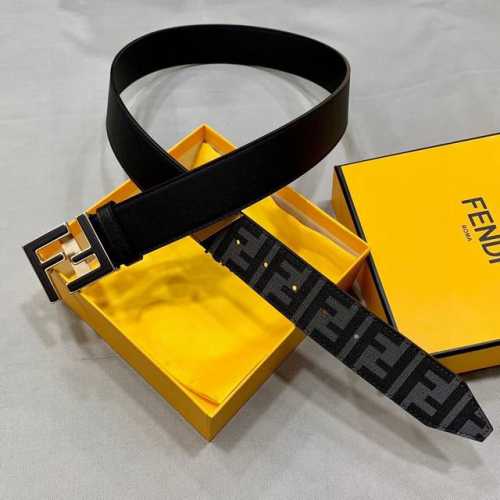 fendi 芬迪 宽38Mm 标志造型宽皮带。原版Ff双层扣，进口原版小牛皮制成。印有浮雕黑Ff 图案。镀金表面金属制品，品质保证。