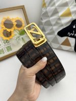 品名：杰尼亚 原单 自动带 材质：原单牛皮腰带 百分百头层牛皮腰带保证真皮，24K纯钢扣，专柜原单品质、做工精细，时尚大牌，送人自用首选 包装： 请认准如图专柜