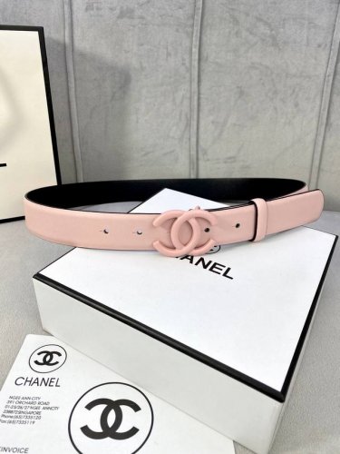 特 宽度3.0Cm Chanel 香奈儿 女士腰带 小牛皮 支持nfc芯片官方网站链接扫码验证、经典扣头 内侧cnc走光处理 边角手感圆润配有烤漆金属钢扣。