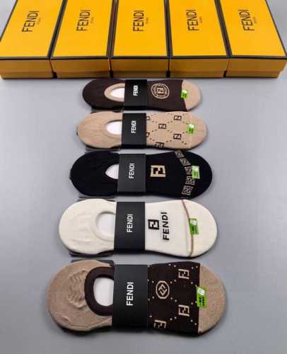 特 Fendi 芬迪Ff新品女款隐形袜子一体机无骨缝合袜子 一盒五双 提花经典标志，纯棉材质，超舒适超美腻大牌出街，潮人必备超好搭