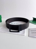 特 Bv 新款男士平面腰带 意大利平面小牛皮搭配可旋转枪色扣 双面用 正面有标识 宽度35Mm 颜色: 咖啡色咖啡色