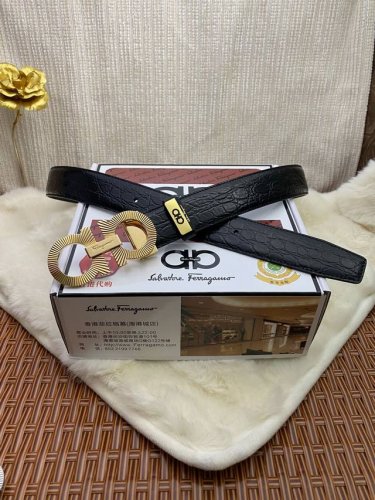 品名：菲拉格幕 原单皮带 材质：原单牛皮腰带 百分百头层牛皮腰带保证真皮，24K纯钢扣，专柜原单品质、做工精细，时尚大牌，送人自用首选 包装： 请认准如图专柜包
