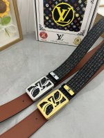 品名：Lv..路易..威登原单 材质：原单牛皮腰带 百分百头层牛皮腰带保证真皮，24K纯钢扣，专柜原单品质、做工精细，时尚大牌，送人自用首选 包装： 请认准如图