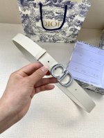 特 宽度3.0Cm Dior 迪奧 爆款平面無線帶身 Saddle两面头层牛皮皮带。 光亮金属“Cd”标志 採用進口雙面頭層牛皮