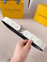 特 Lv：路易威登4.0双面腰带，进口胎牛皮头层丝绸5D彩印老花面，结合小牛皮头层平纹底。搭配可拆卸字母精品钢扣，双面可用支持Nfc