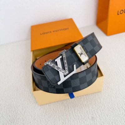 品名： Lv..路易..威登腰带皮带原单 型号：挂扣，经典纯钢材质镶钻挂扣，头层牛皮，图片实物拍摄 材料：头层牛皮，挂扣系列，纯钢材质扣头，钯镀电镀工艺永不掉色