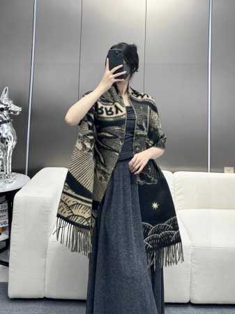 Burberry ｜ 天体独角兽围巾 格纹拼天体印花纯羊绒提花围巾 Ab版 尺寸：210Cmx45Cm 独角兽被视为一种普遍正面的象征。寓意爱情、幸 运、勇气、 - 点击图像关闭