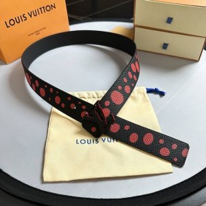 配原版包裝 L0Uis Vuitt0N 專櫃最新升級版本 寬度40Mm 原廠荔枝紋面絲印圖案效果 進口柔軟小牛皮底 搭配雙層字面間色搭扣 百搭易襯！