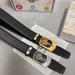 品名：Versace.范思哲 材质：原单牛皮腰带 百分百头层牛皮腰带保证真皮，24K纯钢扣，专柜原单品质、做工精细，时尚大牌，送人自用首选 包装： 请认准如图专