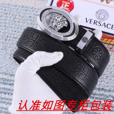 品名：Versace.范思哲原单 材料：百分百头层牛皮，保证真皮。24K纯钢扣双面可用专柜同等质量， 送人自用首选 包装： 请认准如图专柜包装，赠送打孔器，银联