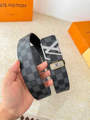 品名： Lv..路易..威登腰带皮带原单 型号：挂扣，经典纯钢材质挂扣，头层牛皮，图片实物拍摄 材料：头层牛皮，挂扣系列，纯钢材质扣头，钯镀电镀工艺永不掉色。原