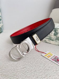 品名：迪奥. Dior.原单腰带 皮带 型号：挂扣，原版经典挂扣，实物拍摄，头层牛皮 材料：百分百头层牛皮，保证真皮。双面可用专柜同等质量，原版经典头层牛皮球纹