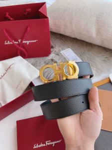 特 Ferragamo.菲拉格慕 全套包装 宽度3.5Cm 高级定制款男士皮带 双面进口牛皮 可双面使用 自行选择搭配 真材实料 很有质感 时尚经典不失风范 搭