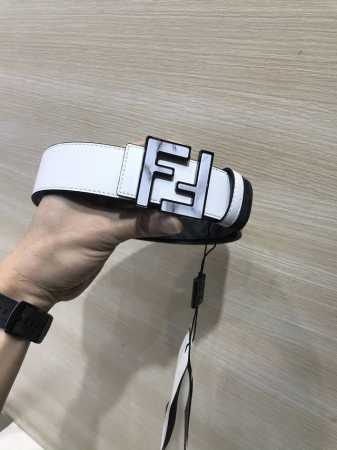 配送专柜包装 打孔针 特批 新款 Fd 宽38 Mm 支持Nfc 芯片扫描，标志造型皮带，原版亮面间色 亚克力F铆钉扣，进口原版小牛皮压花制成，镀金表面金属制品 - 点击图像关闭