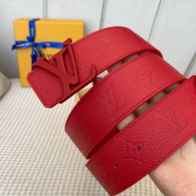 配全套包装礼盒 Lv 驢牌ss22男士系列特別限量版與pou-Up最新聯名合作款 寬度40毫米 奢華與時尚的全新結合 雙荔枝紋顏色與五金顏色相呼應！成為獨特的亮