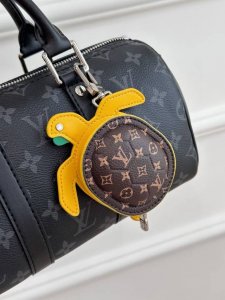 官网新品M01471Louis Vuitton 路易威登海龟乌龟包钥匙扣挂件 Lv蓝牙耳机包 Turtle Pouch 钥匙扣 Lv Turtle Pouch