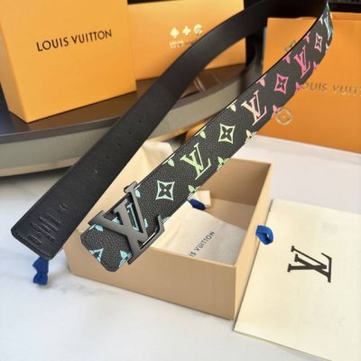 原版包裝 DDD L0Uis Vuitt0N 專櫃最新版本 寬度40毫米 皮帶面採用定制帆布面料 原廠進口頭層小牛皮底 手感極佳 配置經典字母搭扣 雙面用 滿足