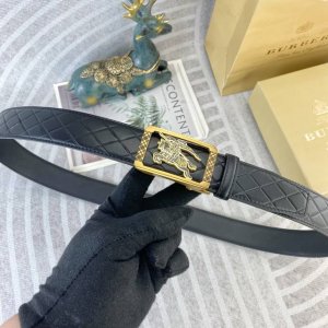巴宝莉 特种皮腰带自动带系列 ，原厂五金精品不锈钢扣，手感柔软舒适 宽3.5Cm。