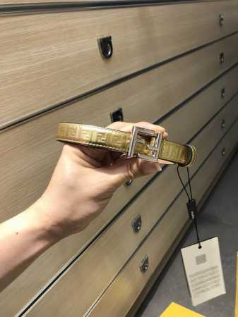 配送专柜包装 打孔针 特 宽20 Mm，原单进口双面头层牛皮，搭配原单钌钯电镀F扣，支持Nfc 手感.油边近乎完美，原产皮料定制，质感无可挑剔，出众的细节，高清 - 点击图像关闭