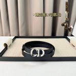 Dior 24早春新款 C D搭扣黄铜腰带扣，女士小牛皮腰带 经典永存 2Cm