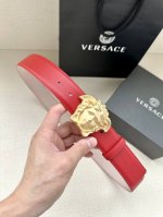 宽度4.0Cm Versace 范思哲 此款腰带的搭扣饰有品牌标志性的 哑色扣头 金 银色闪光Virtus五金配件。