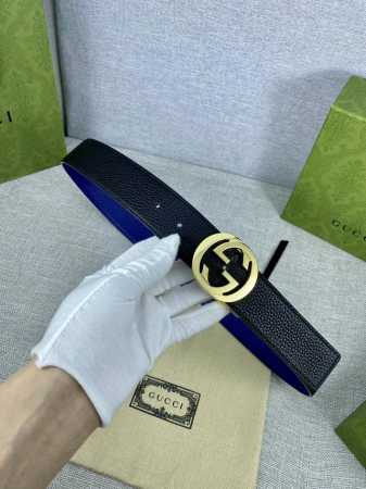 宽度4.0Cm Gucci 互扣式双G带旋转扣，源自品牌现代风格典藏设计，经过重新诠释而别具新意。呈现于纤细的进口两面用腰带之上。 - 点击图像关闭