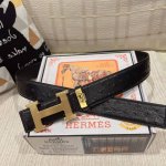 品名：爱马仕.Hermès 原单 材质：原单牛皮腰带 百分百头层牛皮腰带保证真皮，24K纯钢扣，专柜原单品质、做工精细，时尚大牌，送人自用首选 包装： 请认准如