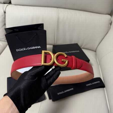 Dg宽4.0Cm 杜嘉班纳 新款 Devotion 系列 Lux 皮革腰带，点缀手工打造的徽标爱心珠宝金属合金搭扣，镶嵌珍珠装饰。扣下方设有点扣无镍搭扣与配件 - 点击图像关闭