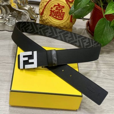 Fendi芬迪专柜同款 宽4.0Cm 双环正反用腰带 Ff按钉搭扣 双色Cuoio Romano皮革材质 反面面料带有烟草黄和黑色Ff图案 黑色珐琅金属饰面 时